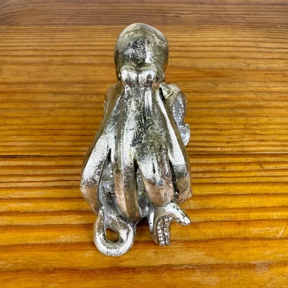 Set of 4 Silver Octopus Napkin Rings | Coastal Resin Sculpted Design | Nautical - Picture 12 of 15